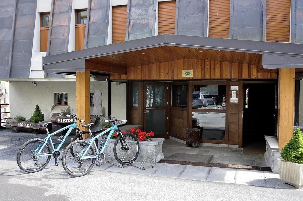 Hotel Sud Ovest Colle Colle Sestriere Exterior foto